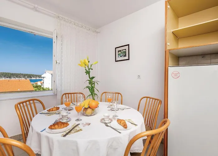 Cozy In Barbat With Kitchen Appartamento Barbat na Rabu