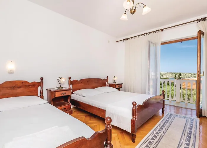 Cozy In Barbat With Kitchen Appartamento Barbat na Rabu