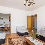 Cozy In Barbat With Kitchen Appartement