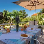 Cozy In Barbat With Kitchen Appartement