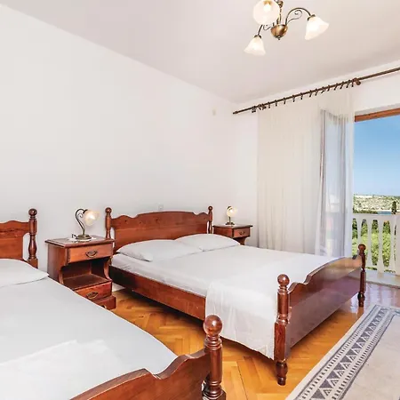 Cozy In Barbat With Kitchen Appartamento Barbat na Rabu