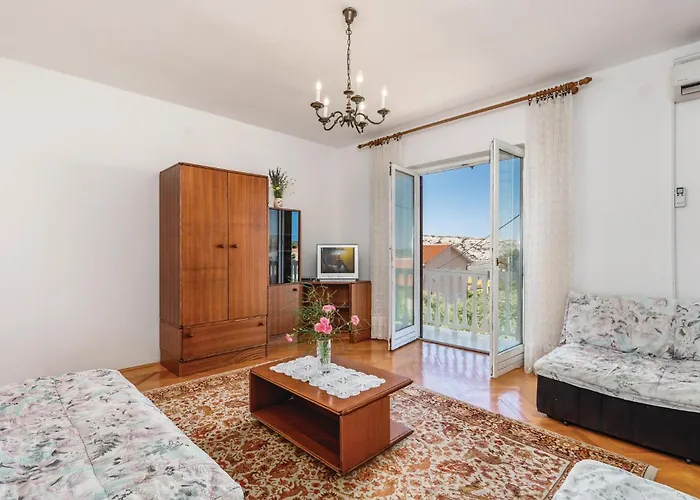 Apartman Cozy In Barbat With Kitchen *