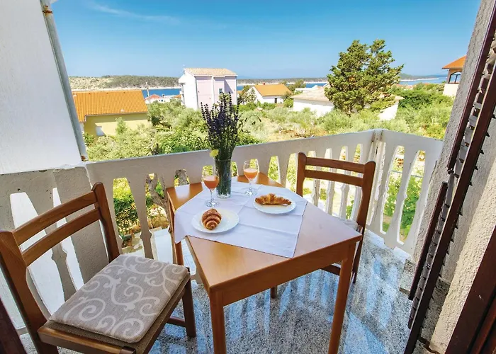 Cozy In Barbat With Kitchen Apartman