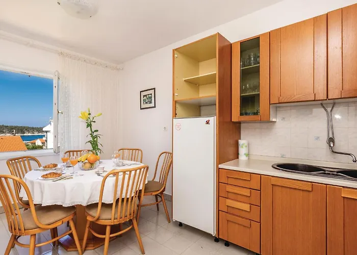 Apartman Cozy In Barbat With Kitchen *