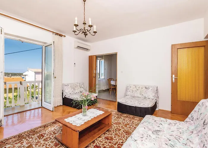 Cozy In Barbat With Kitchen Apartman